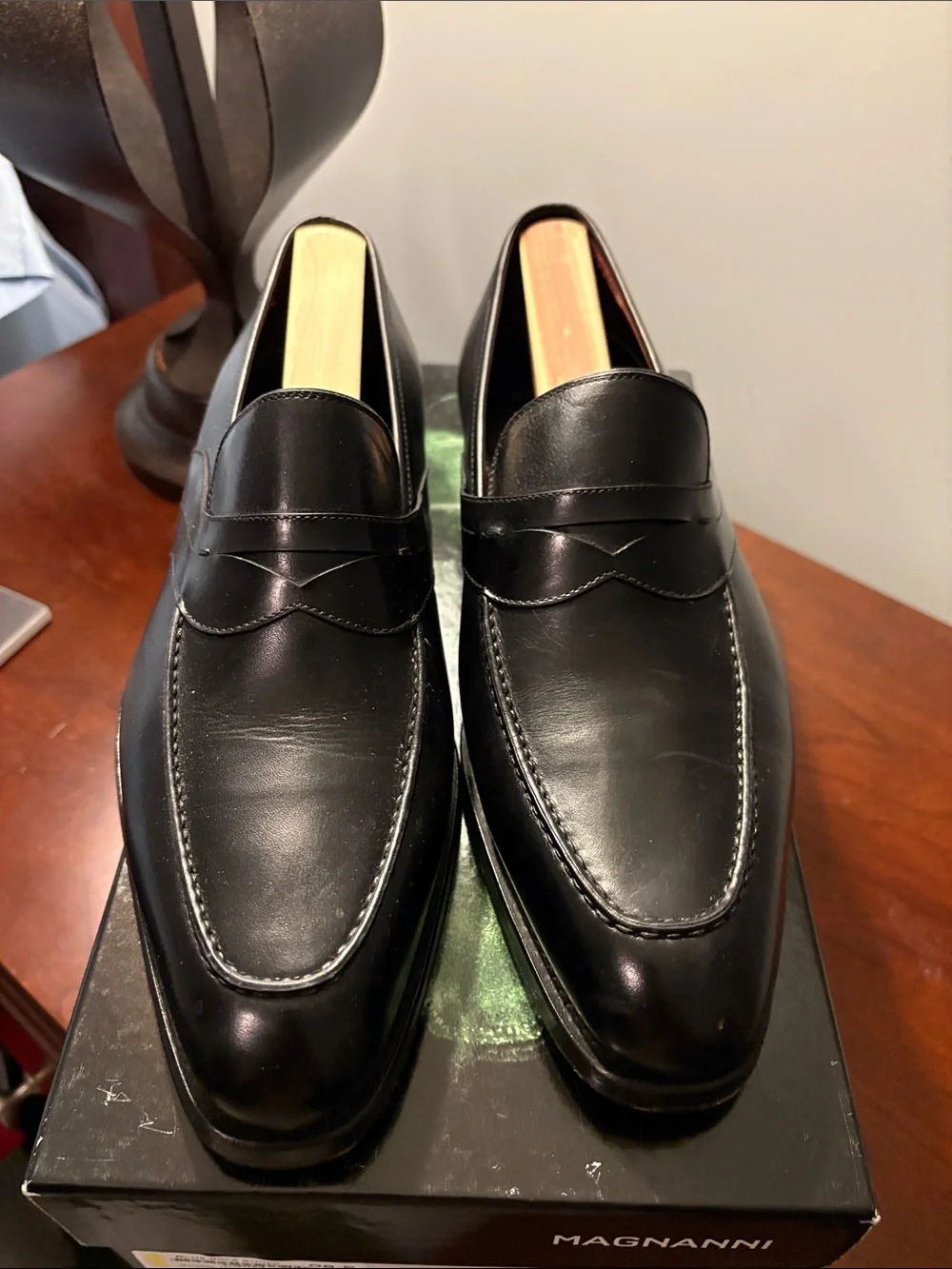 Magnanni Black Leather Slip-On Penny Loafers